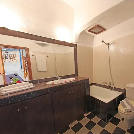 Отель Caldera Romantica Акротири